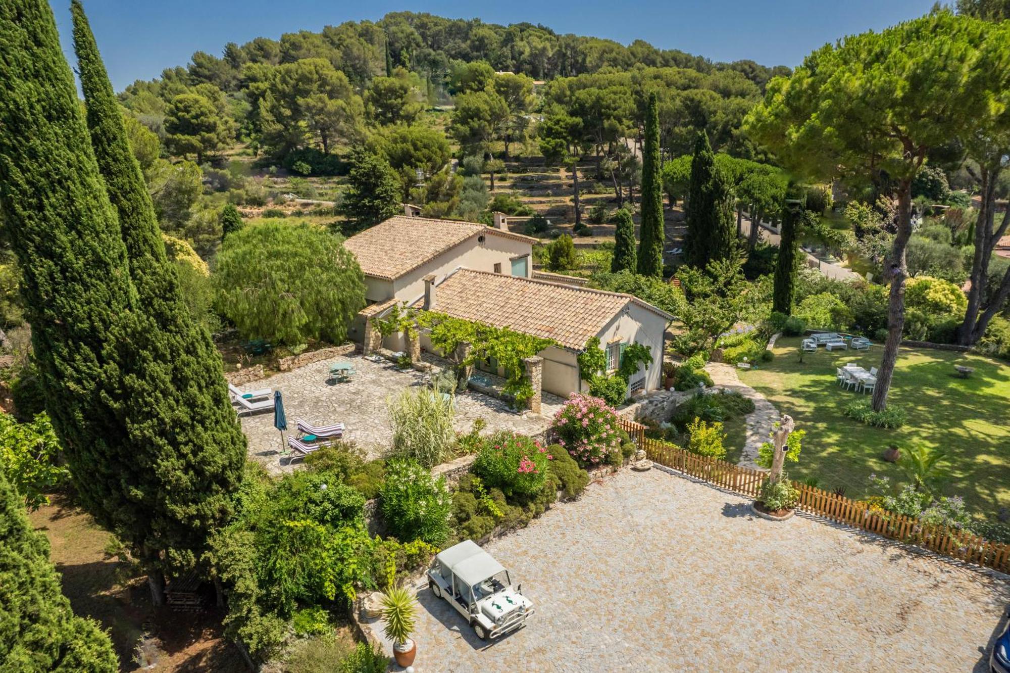 Hotel Domaine Des Encourdoules Vallauris Exterior foto