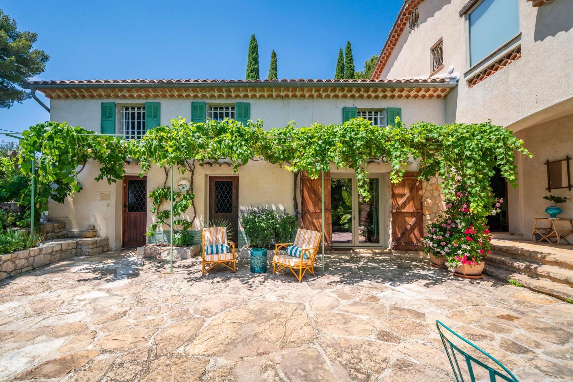 Hotel Domaine Des Encourdoules Vallauris Exterior foto
