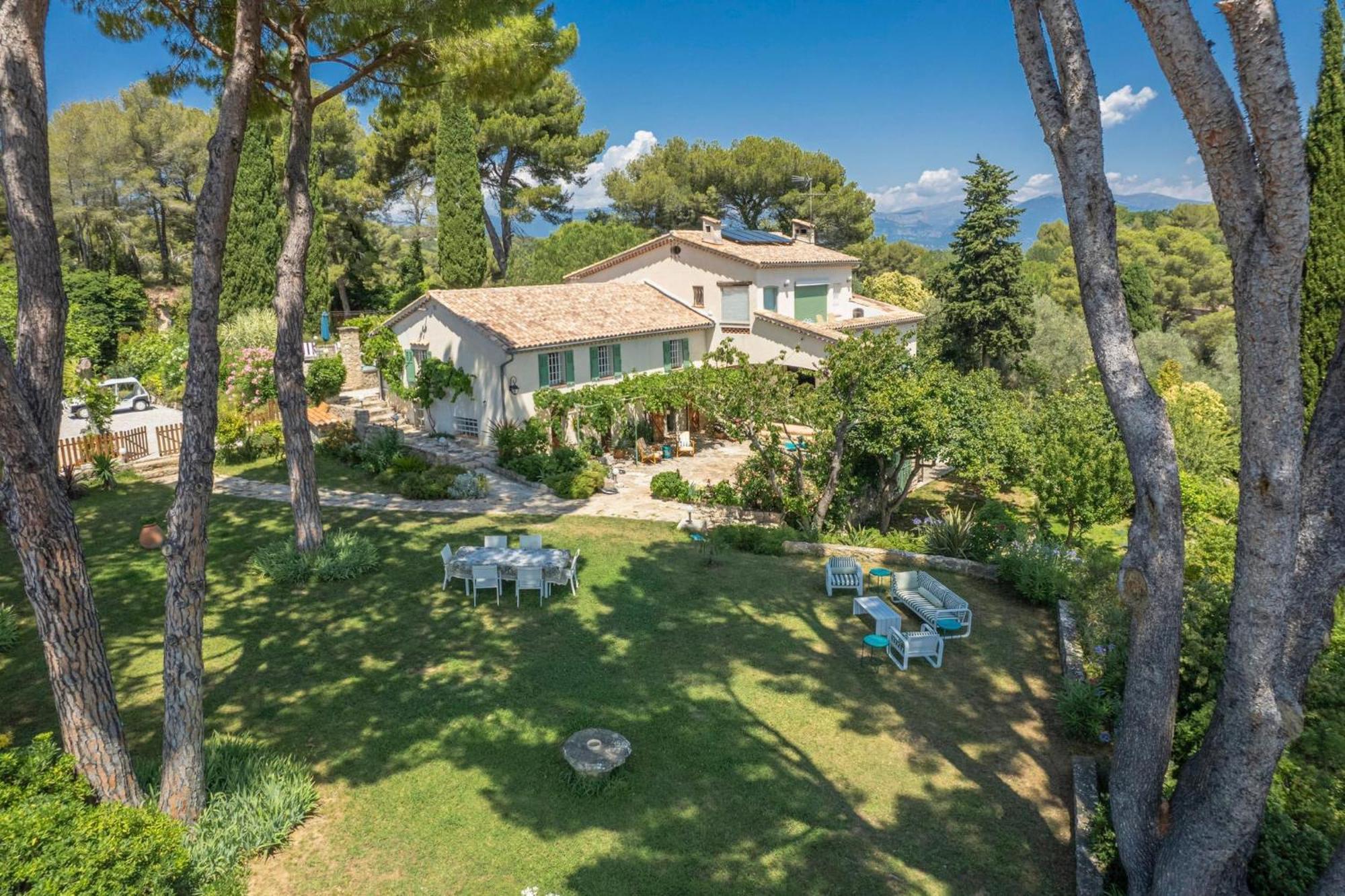 Hotel Domaine Des Encourdoules Vallauris Exterior foto