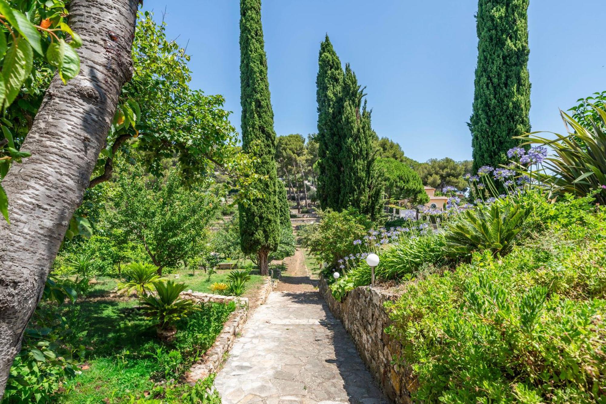 Hotel Domaine Des Encourdoules Vallauris Exterior foto